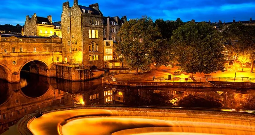Stunning & Spacious City Centre Flat Bath 0*,