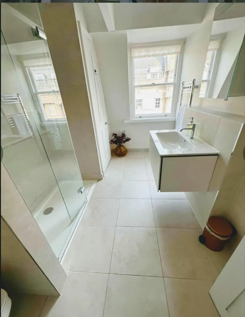 Stunning & Spacious City Centre Flat Bath 0*,  Velká Británie